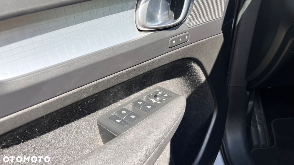 Volvo XC 40 D4 AWD Geartronic Momentum Pro - 15