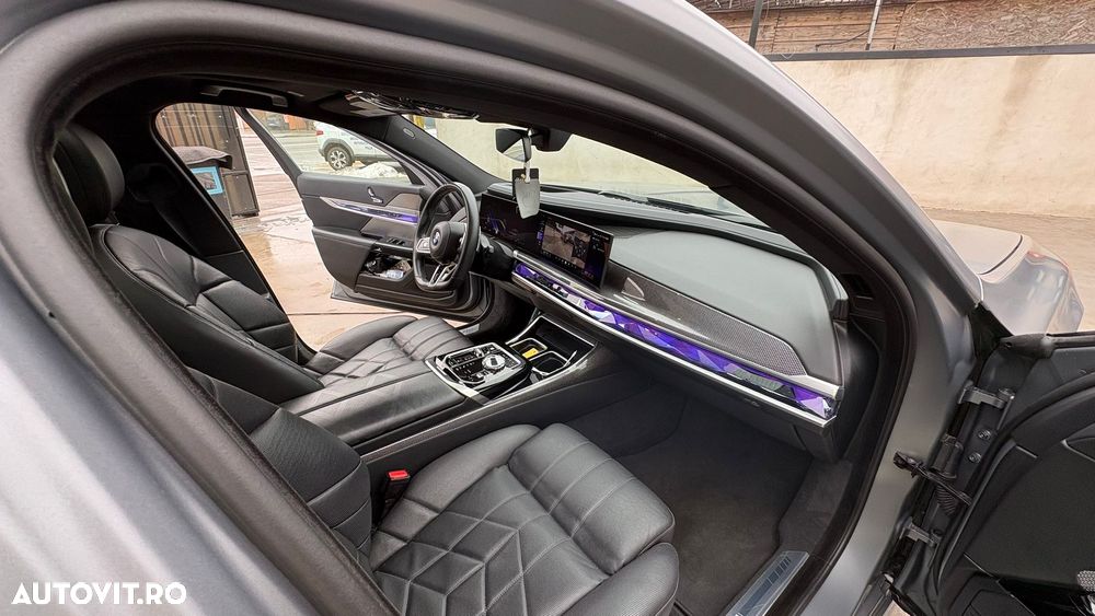 BMW Seria 7 740i - 11
