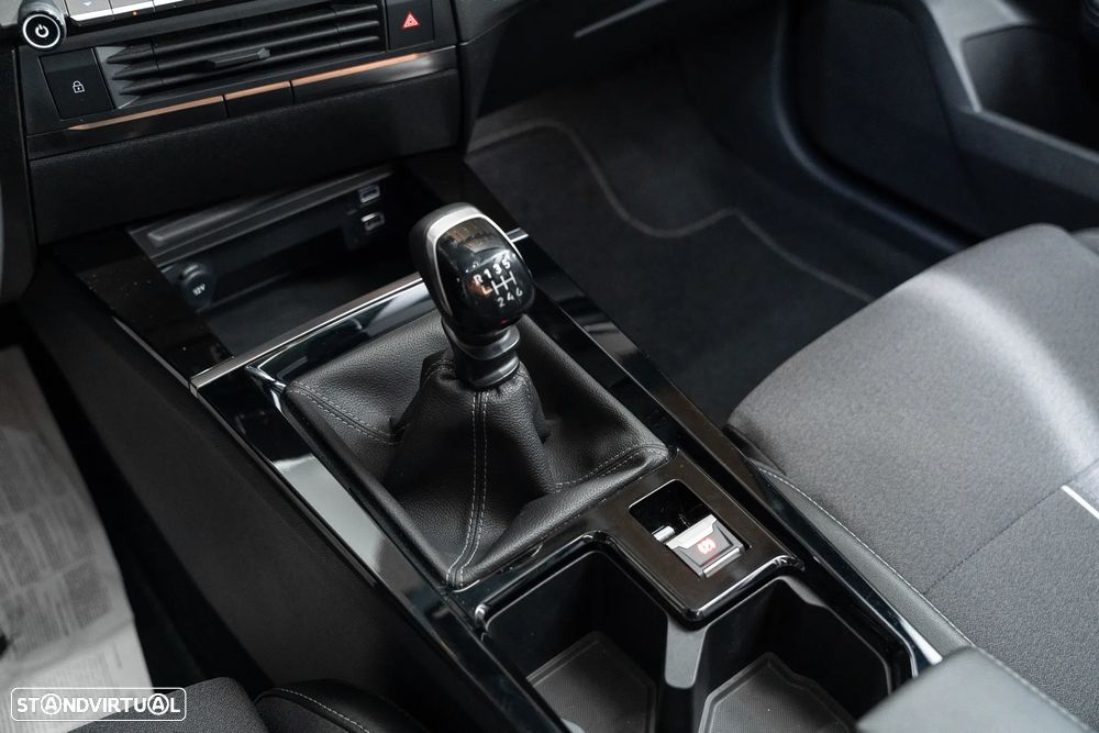 Opel Astra Sports Tourer 1.2 T Elegance - 13