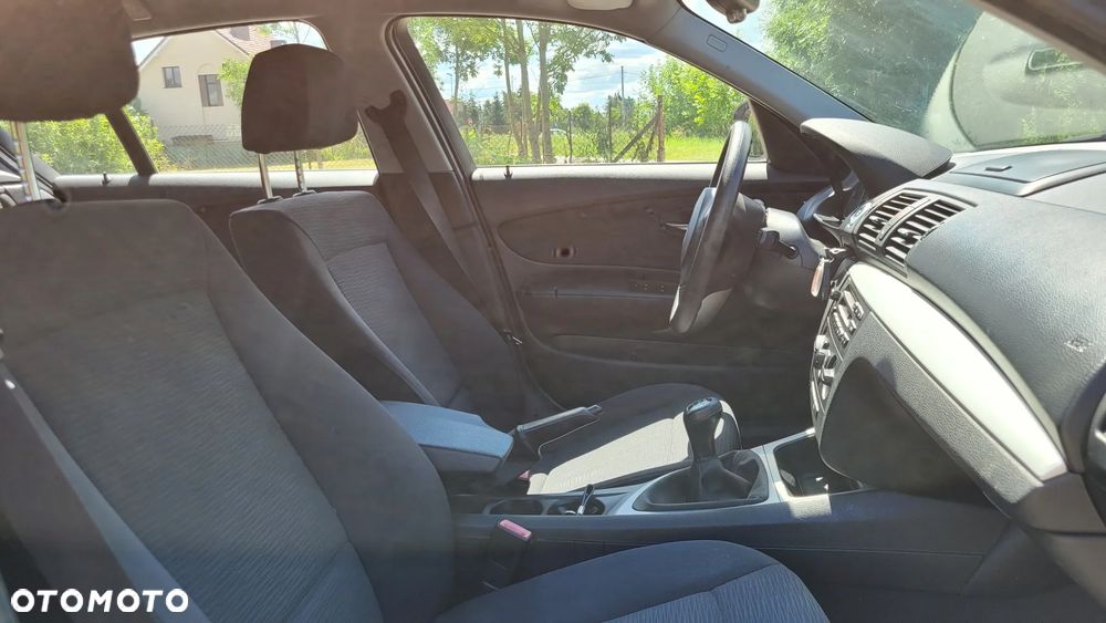 BMW Seria 1 120d - 26