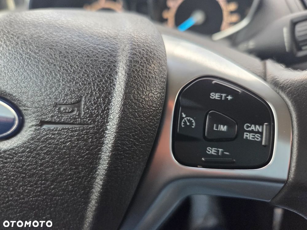 Ford Tourneo Courier ver-1-5-tdci-trend - 30