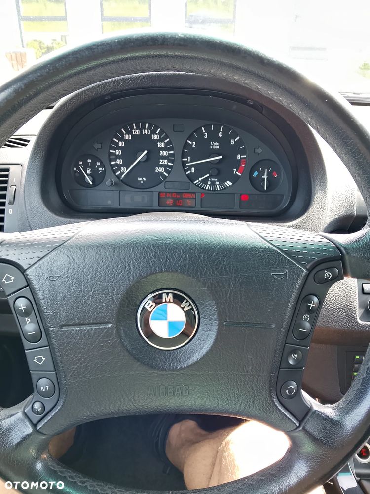 BMW X5 3.0 i - 8