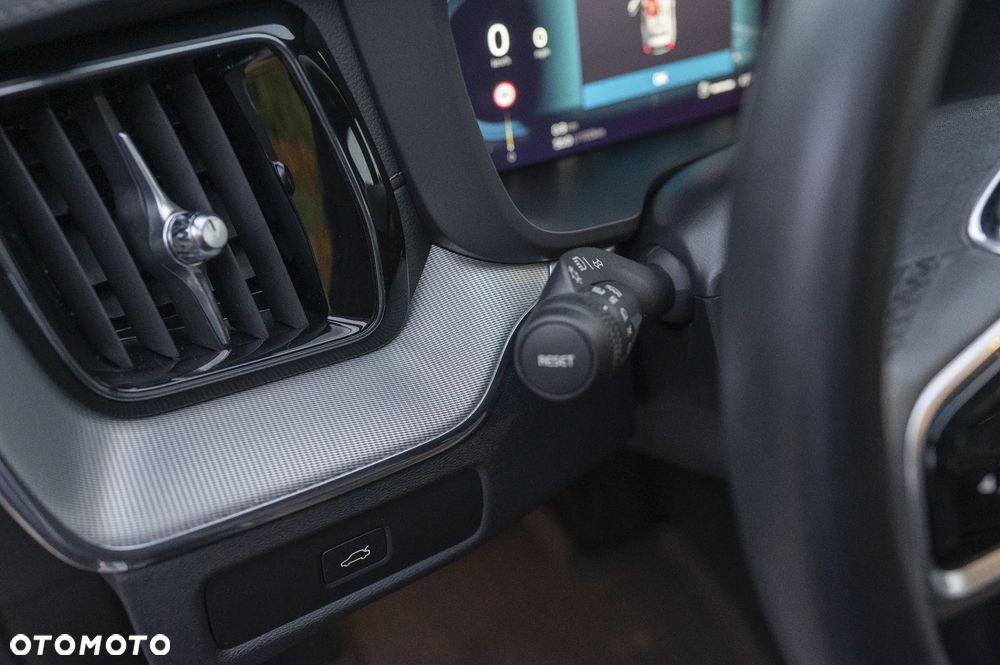 Volvo XC 60 B5 B AWD Ultimate Black Edition - 21