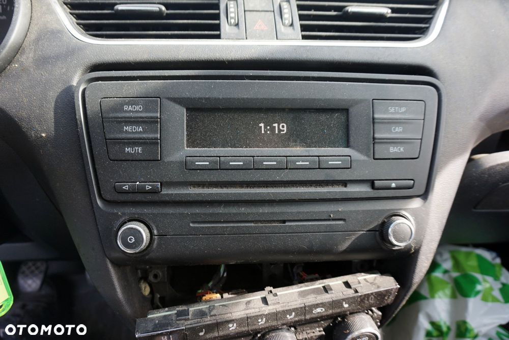 RADIO FABRYCZNE CD OCTAVIA III 5E3  SKODA 2012-2016 - 1