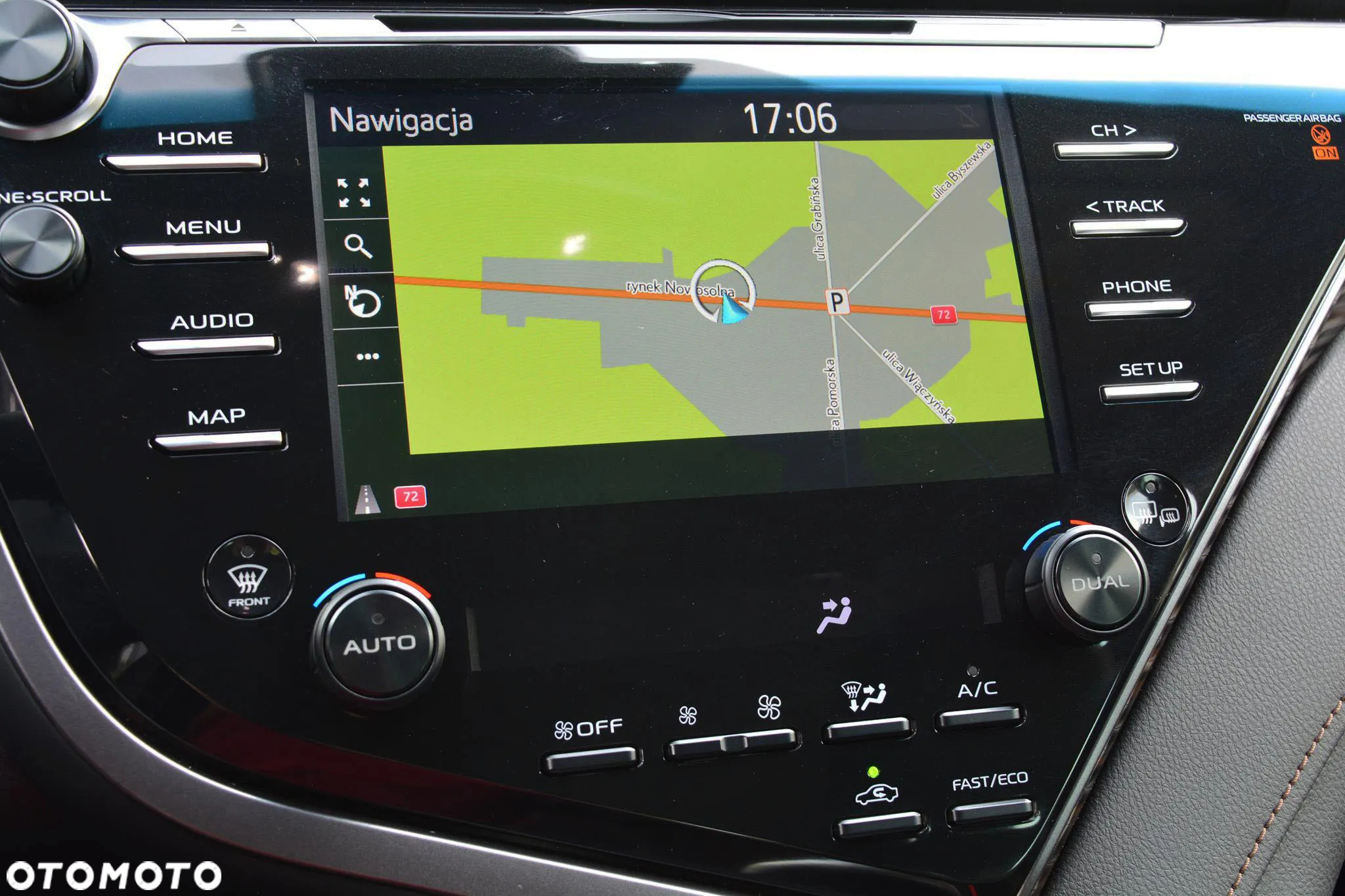 Toyota Camry 2.5 Hybrid Executive CVT - 21