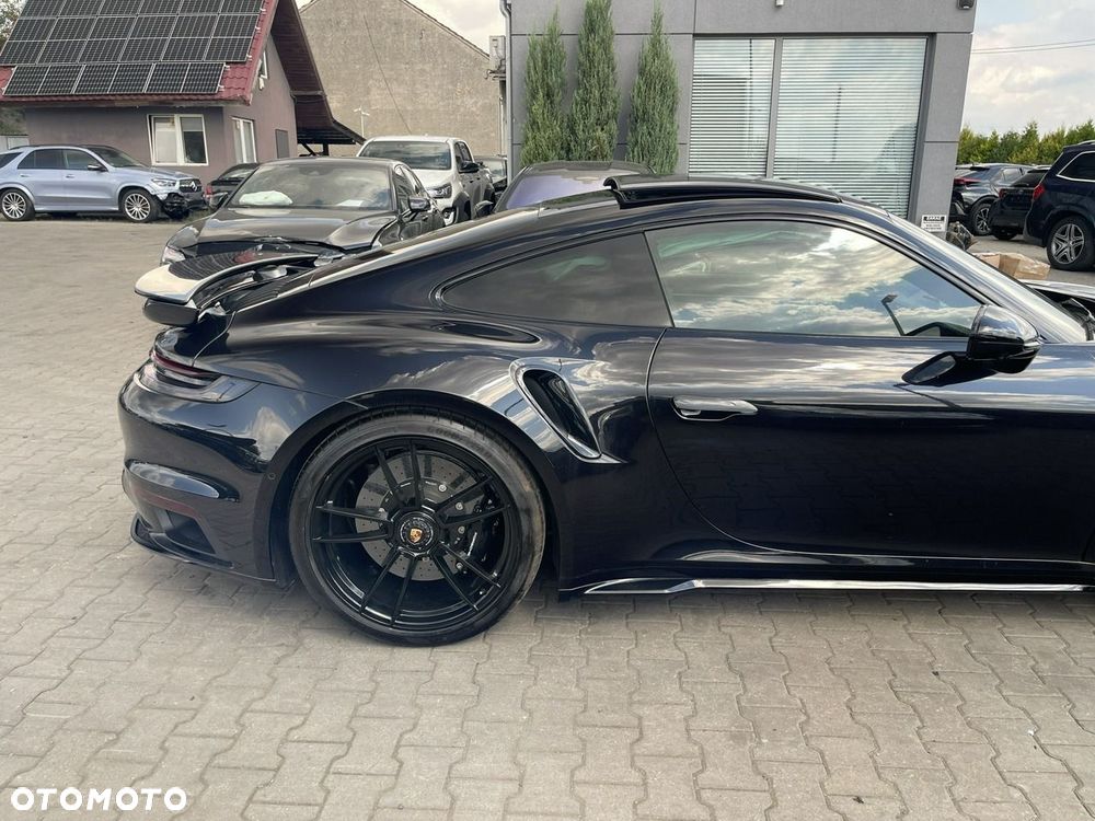 Porsche 911 911Turbo S - 2