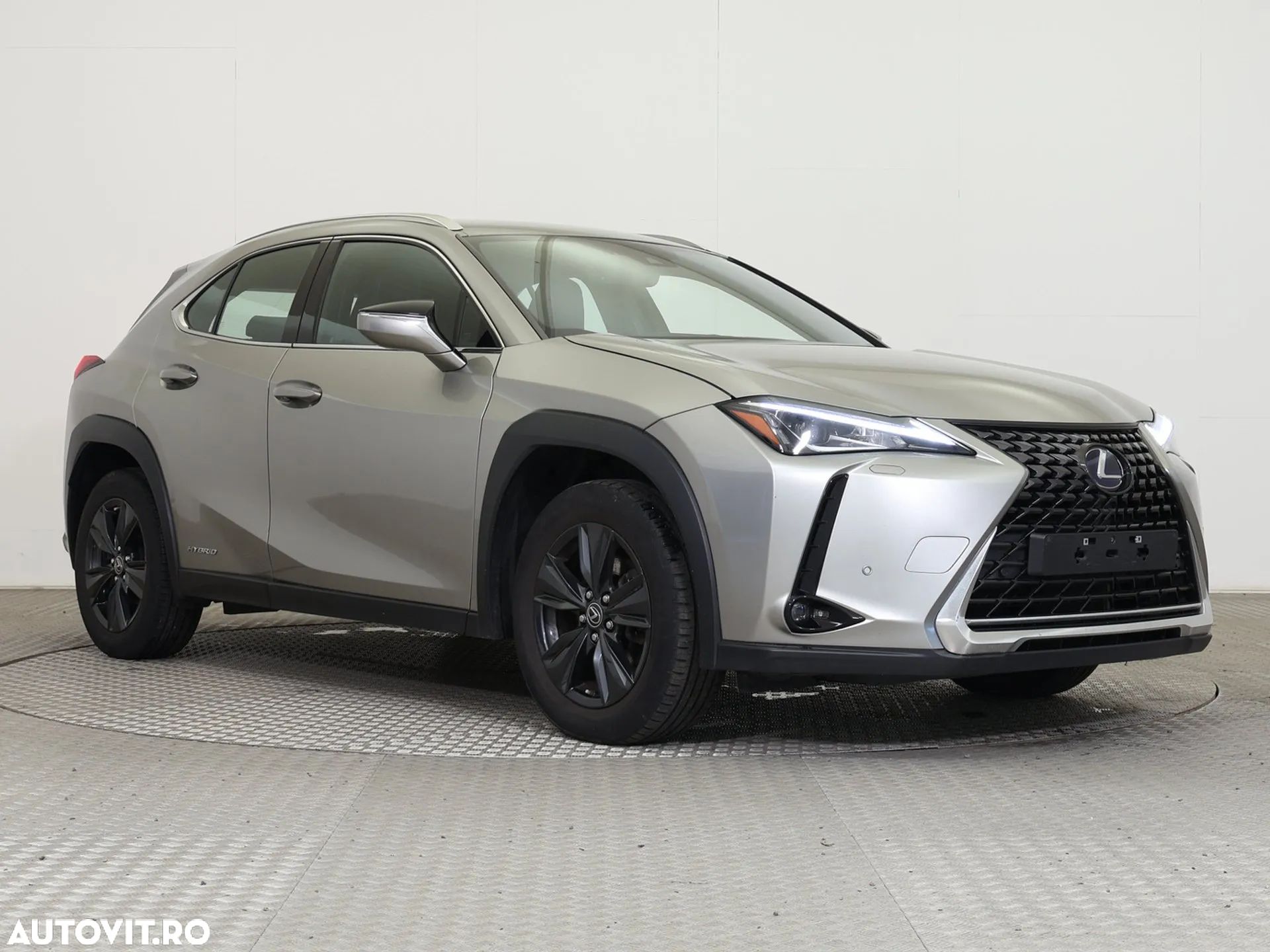 Lexus UX 250h 2.0L HEV 20H- (178 HP) 4X2 CVT Executive - 1