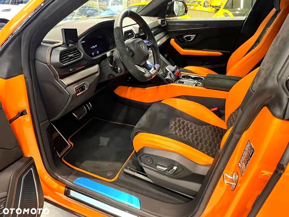 Lamborghini Urus - 10