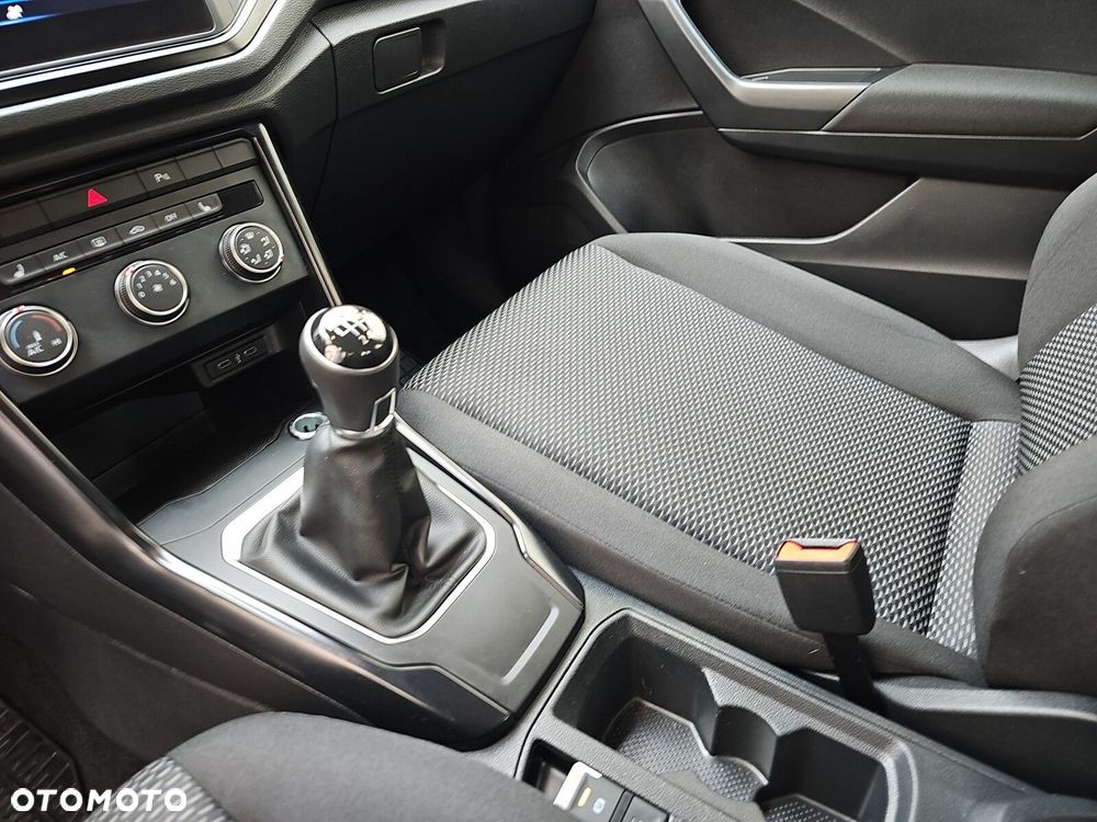 Volkswagen T-Roc - 19