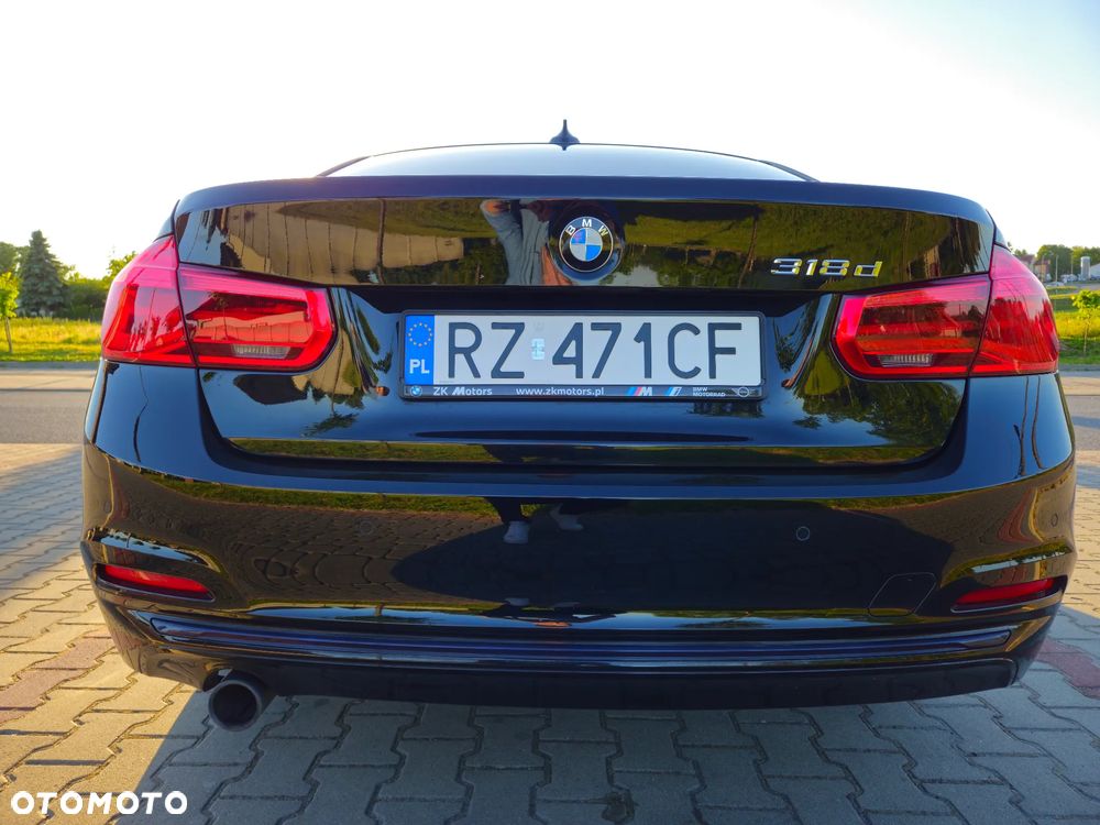 BMW Seria 3 318d Sport Line - 8