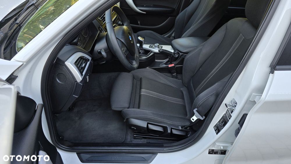 BMW Seria 1 116d - 15