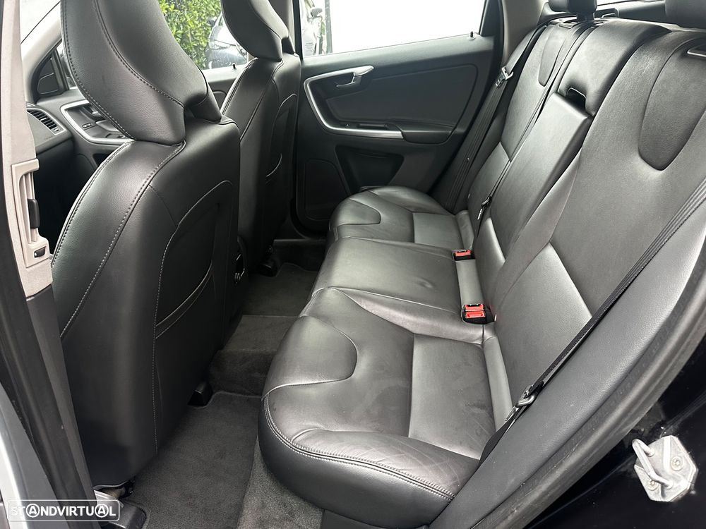 Volvo XC 60 D3 Geartronic Summum - 27