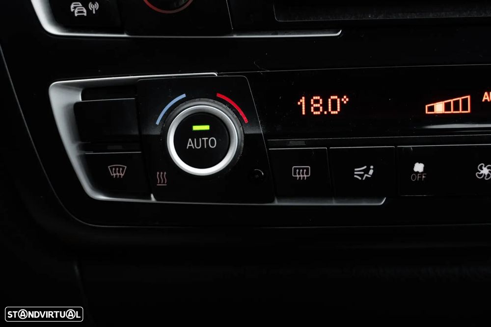 BMW 318 d Auto Line Sport - 23