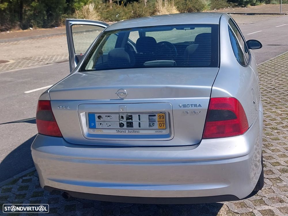 Opel Vectra - 8