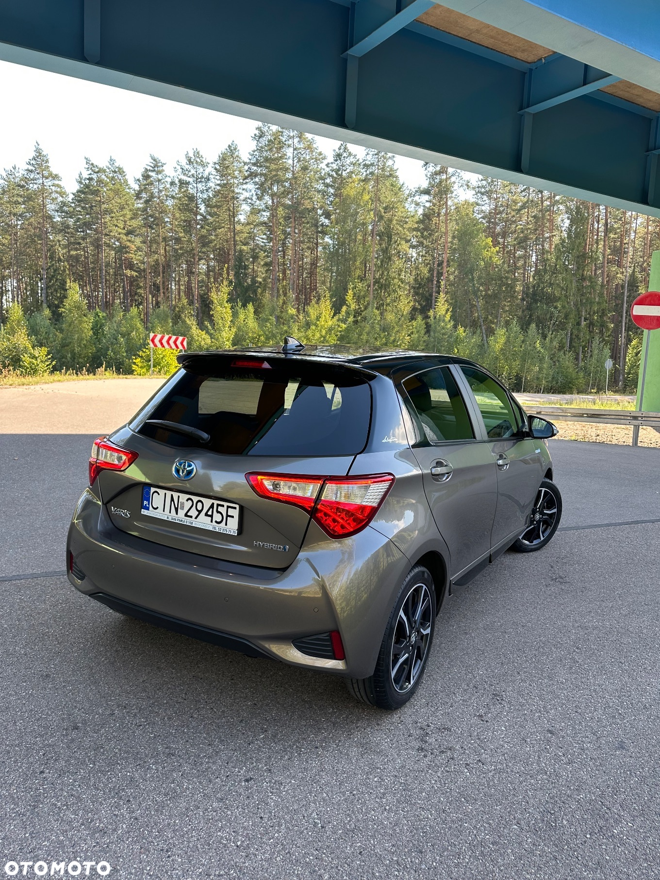 Toyota Yaris Hybrid 100 Selection Platinum - 9