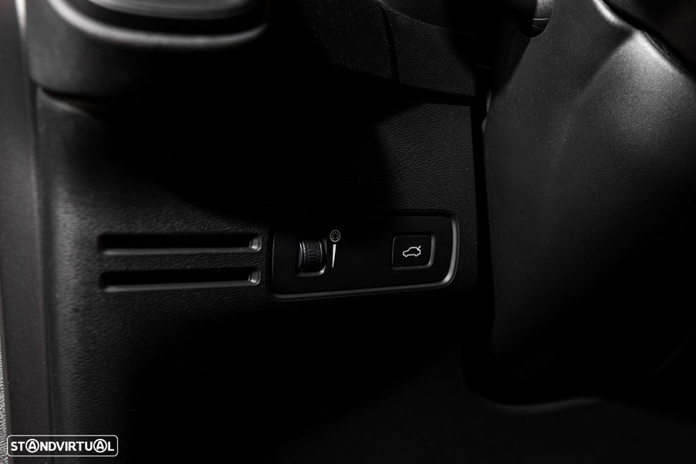 Volvo XC 40 2.0 D3 Momentum Core - 23