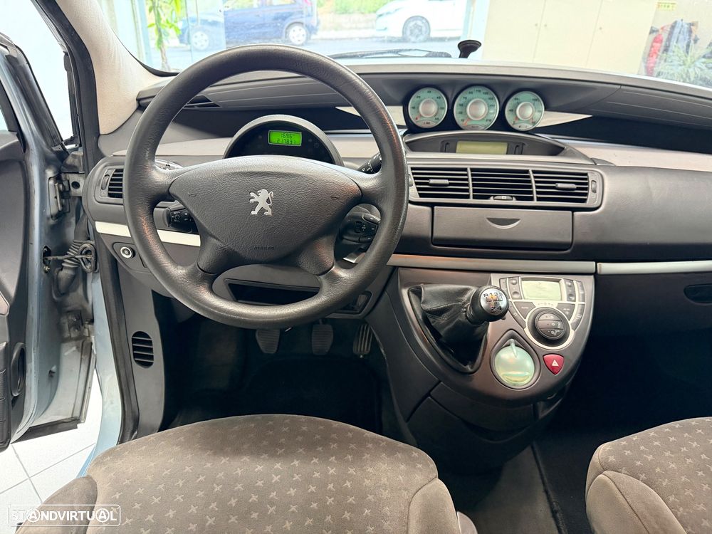 Peugeot 807 HDi 130 Tendance - 16
