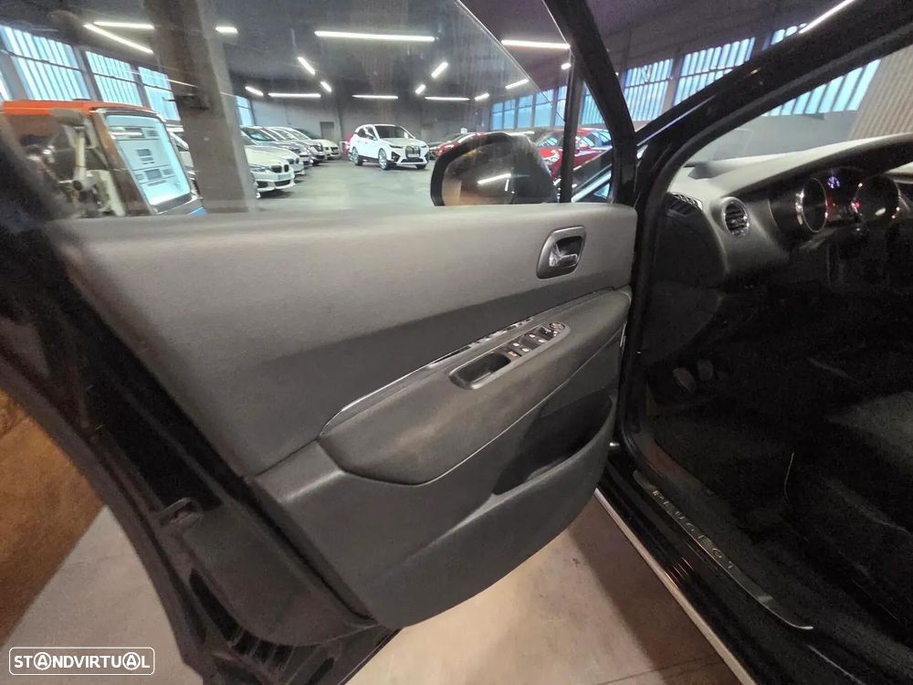 Peugeot 3008 1.6 HDi Sport — fotografia 8
