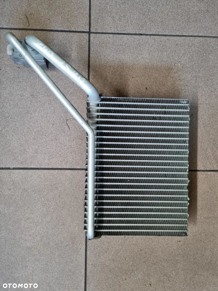 WYMIENNIK SKRAPLACZ KLIMATYZACJI MASTER MOVANO 04-10r. - 2