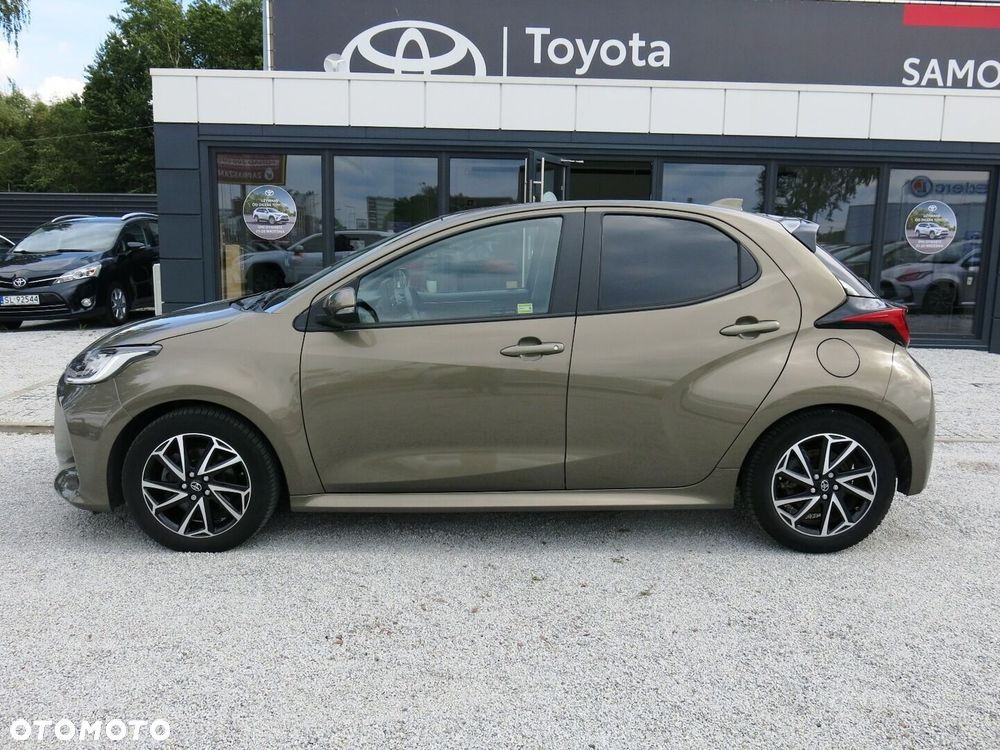 Toyota Yaris 2022 photo 2
