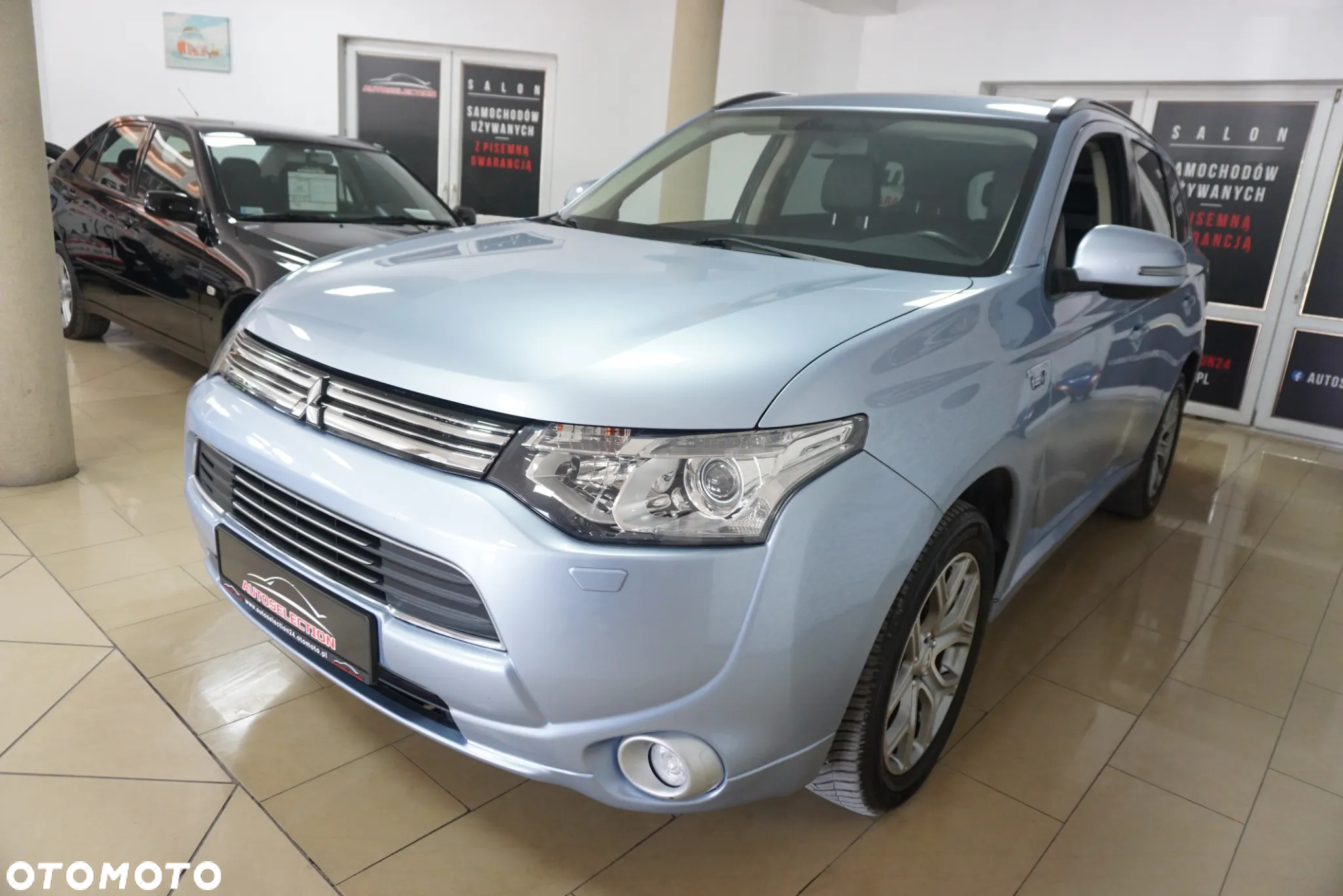 Mitsubishi Outlander 2.0 4WD Plug-In Hybrid Plus - 4