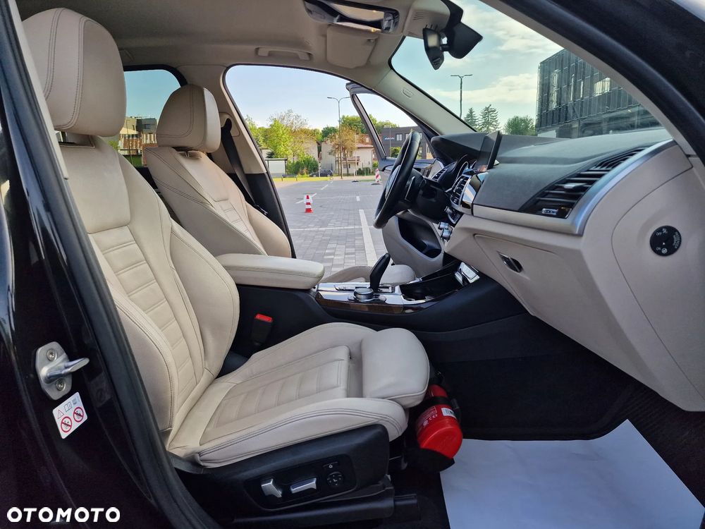 BMW X3 xDrive20d Business Edition - 13