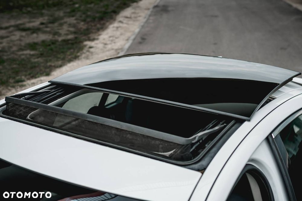 Jaguar XE - 7