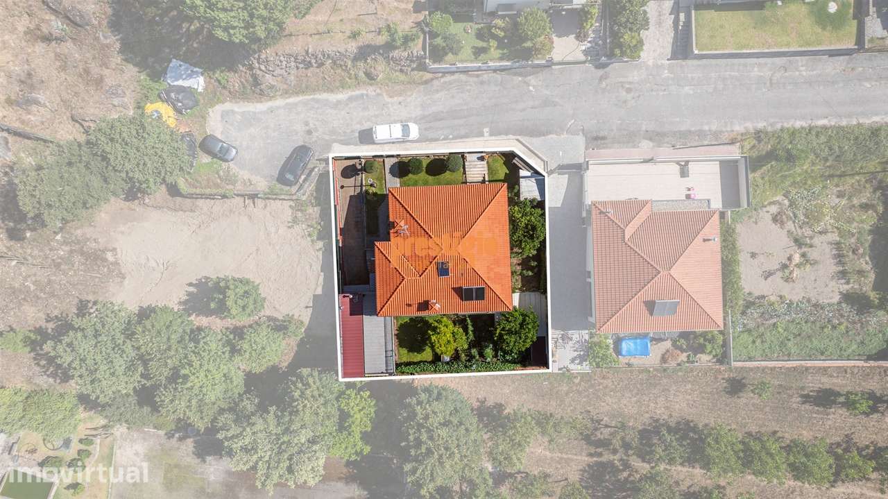 Moradia T4 Venda em Ponte,Vila Verde - Grande imagem: 2/47