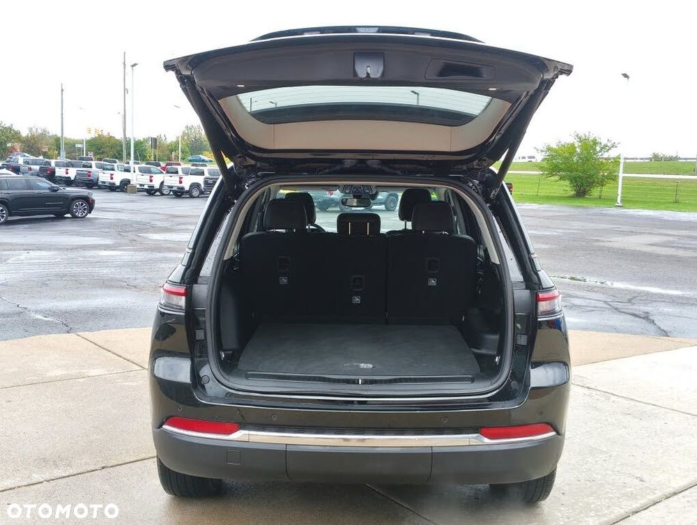 Jeep Grand Cherokee - 8