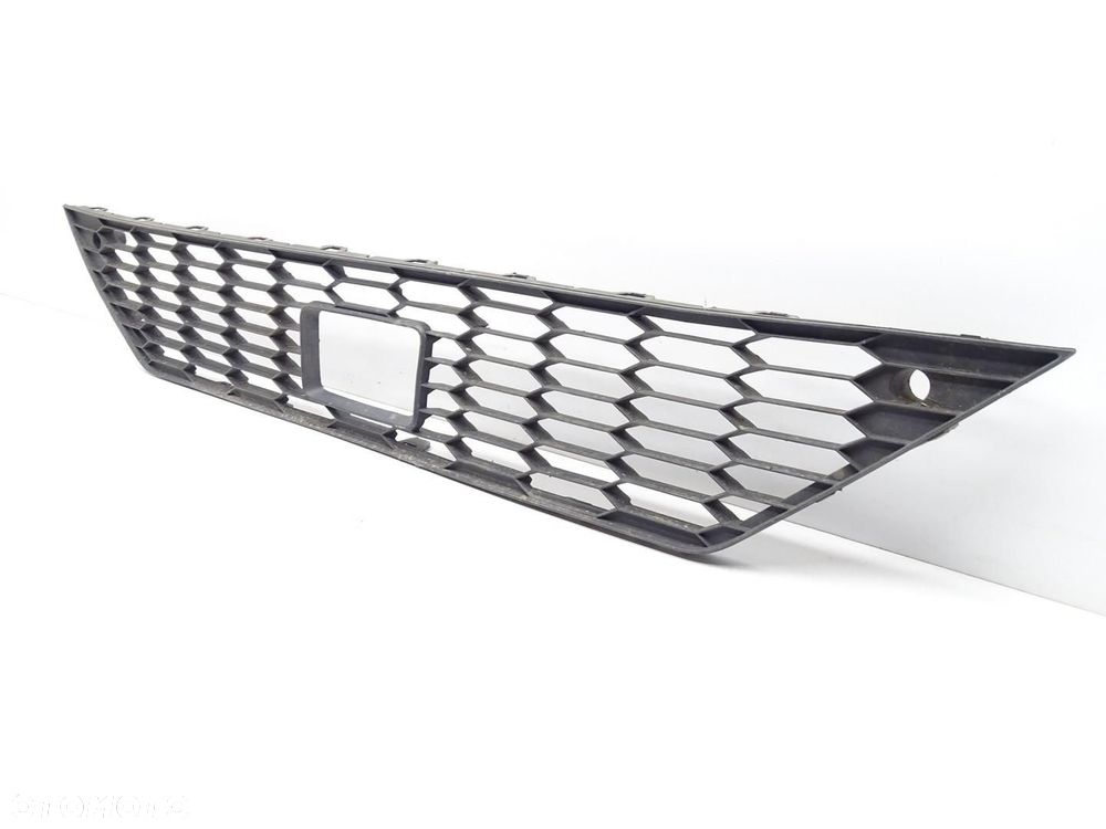 ATRAPA ŚRODKOWA ZDERZAKA PRZÓD PRZEDNIA 5F0853667K SEAT LEON III 5F LIFT - 2