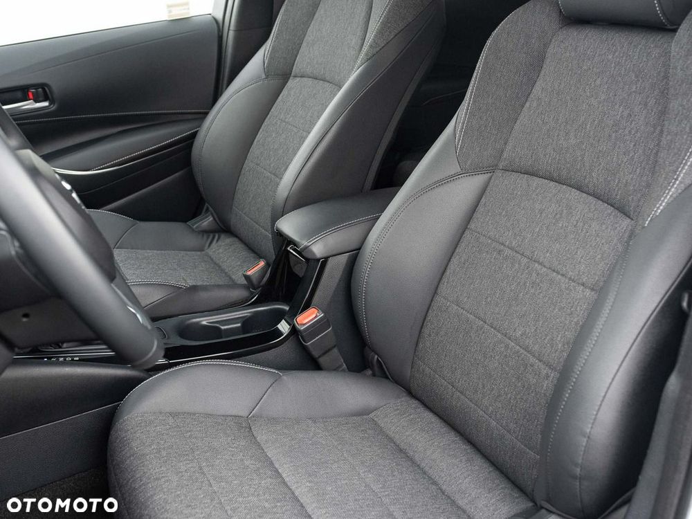 Toyota Corolla - 12