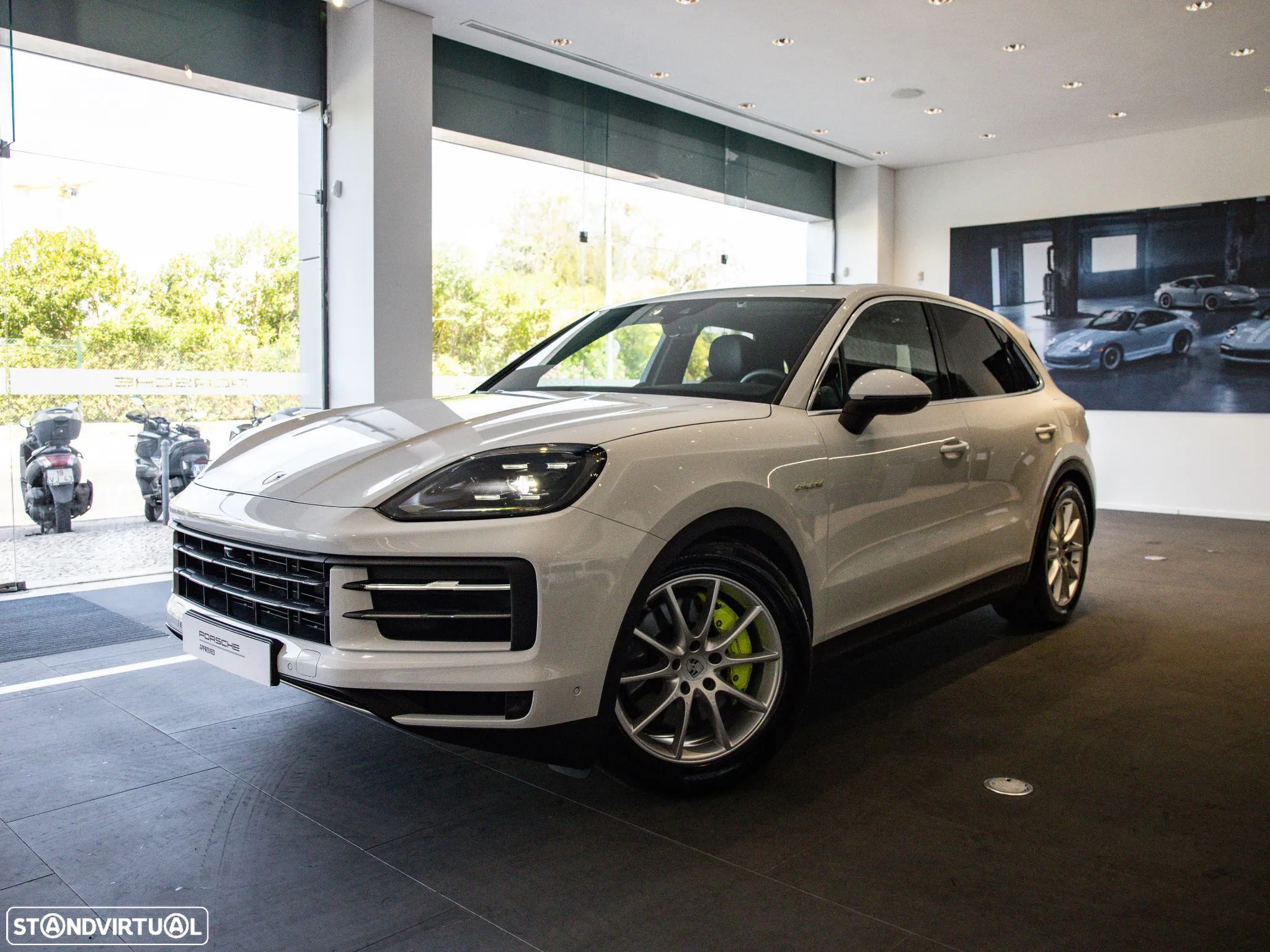 Porsche Cayenne E-Hybrid - 1