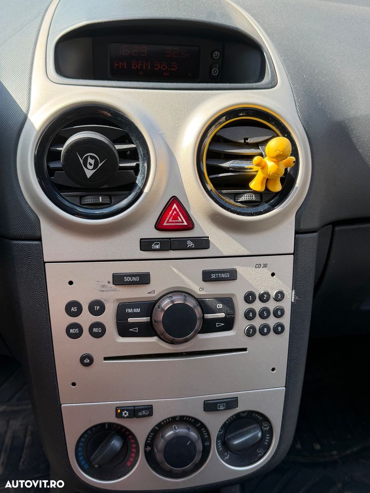 Opel Corsa 1.3 CDTI - 11