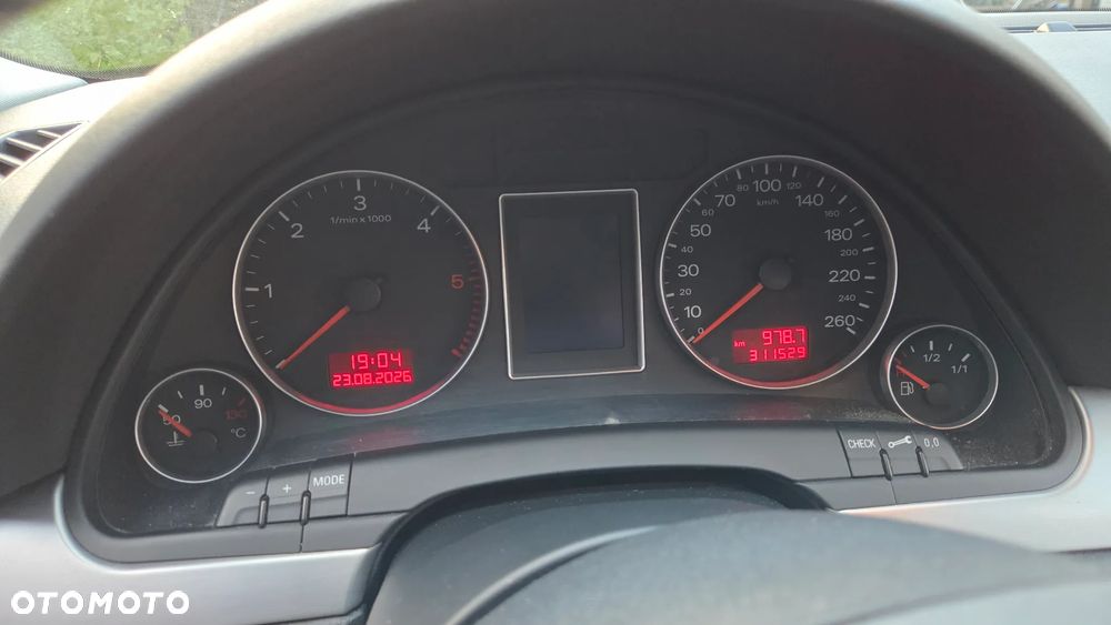 Audi A4 Avant 2.0 TDI DPF quattro - 13