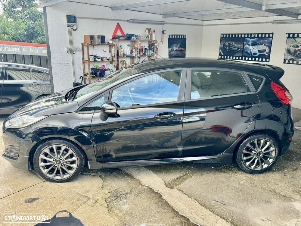 Ford Fiesta 1.5 TDCi STLine - 32