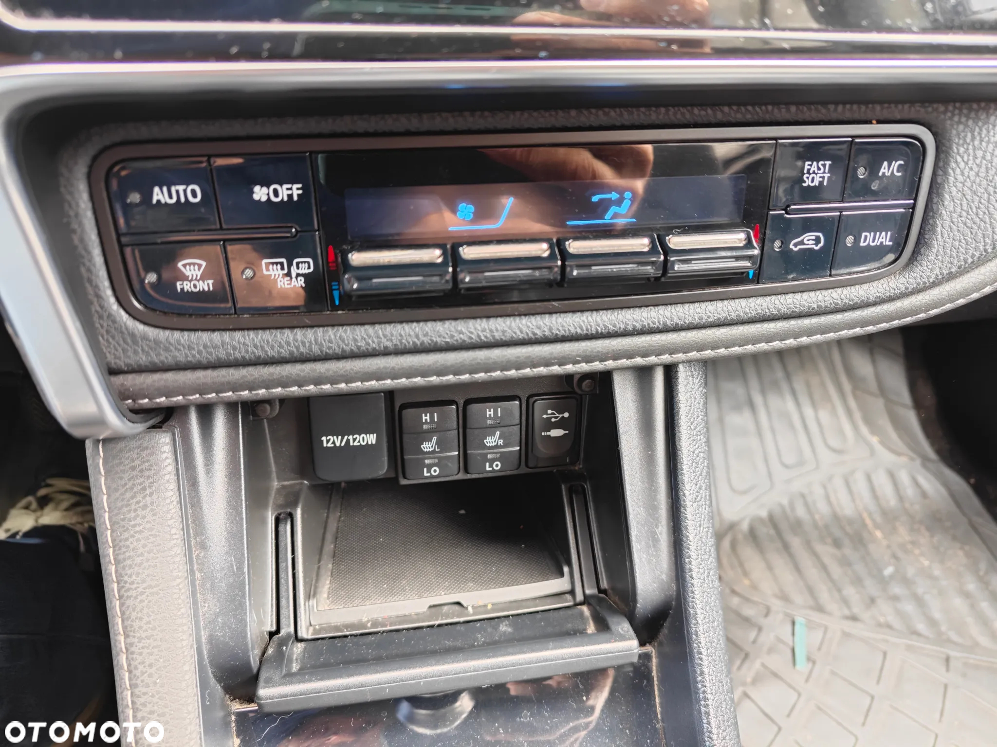 Toyota Auris 1.6 D-4D Touring Sports Executive - 16
