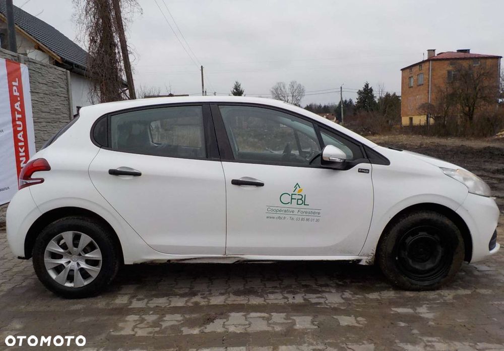 Peugeot 208 - 14