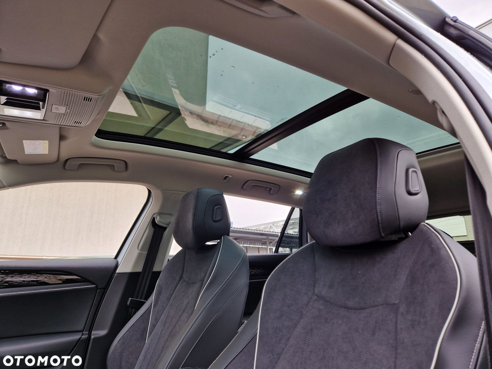 Volkswagen Passat 2.0 TDI EVO Elegance DSG - 13