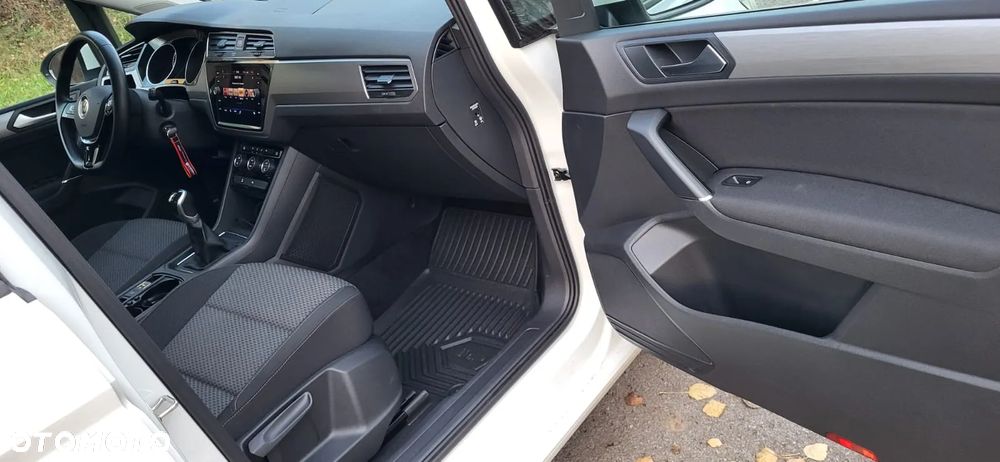 Volkswagen Touran 2.0 TDI BMT SCR Comfortline - 21