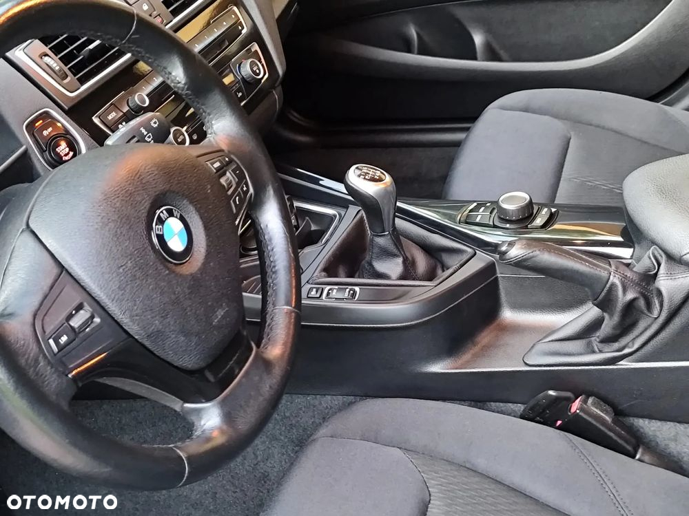 BMW Seria 1 118d - 14