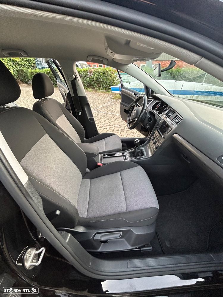 VW Golf 1.6 TDi BlueMotion Confortline - 11