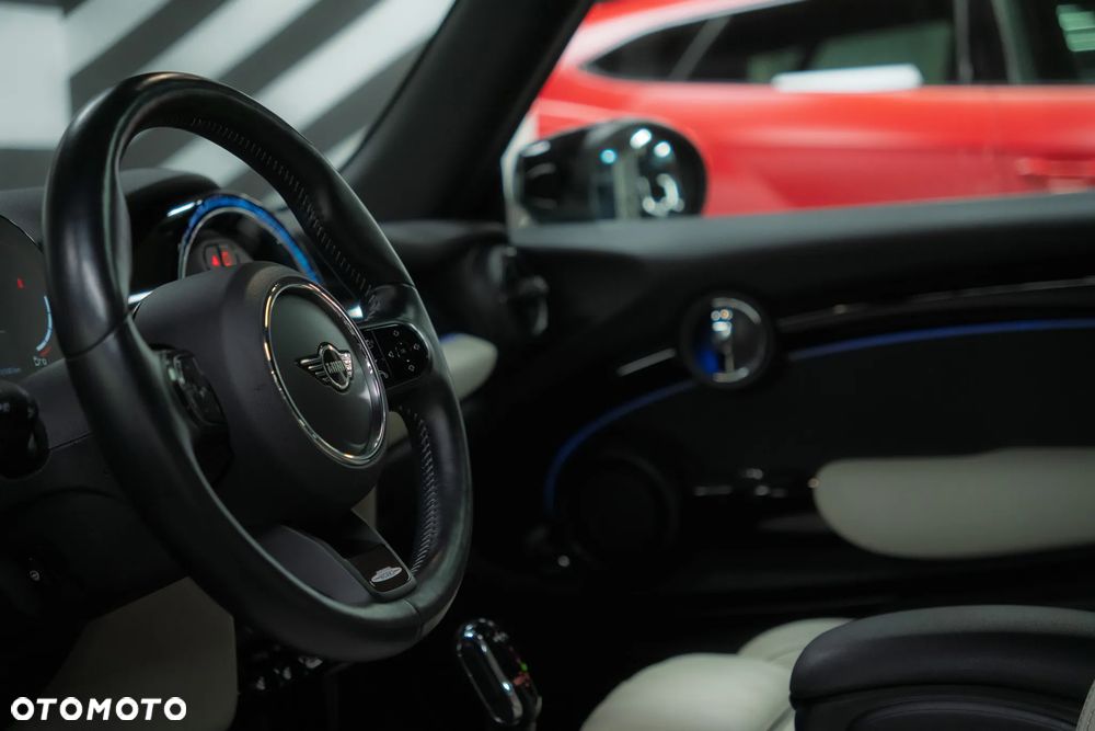 MINI John Cooper Works - 32