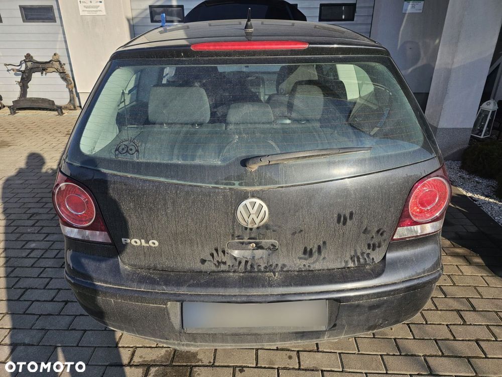 Zderzak tylny VW Polo 9N IV Lift Kod lakieru LC9Z - 1