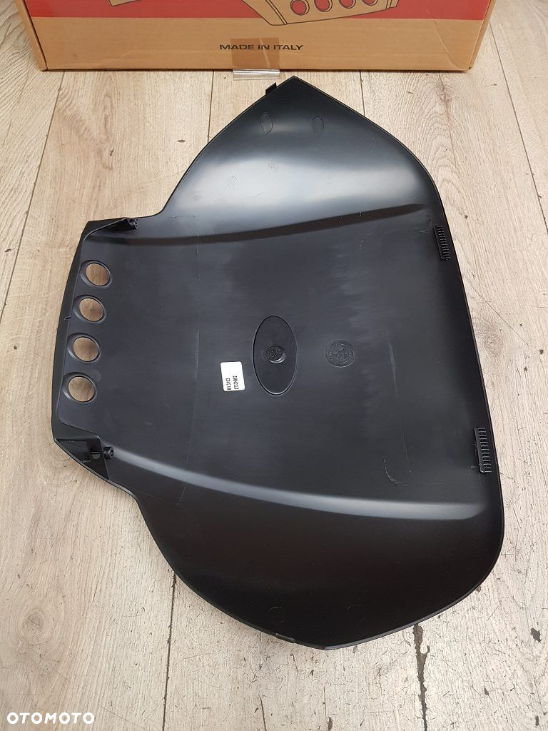 Pokrywa nakładka do kufra centralnego V46 Monokey Givi C46N902 - 11