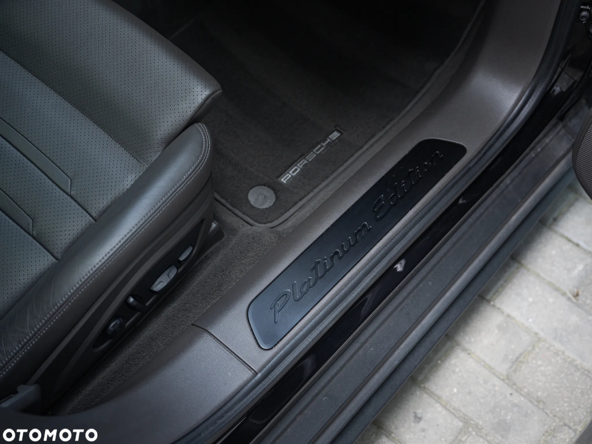 Porsche Panamera 4 Sport Turismo Platinum Edition - 13