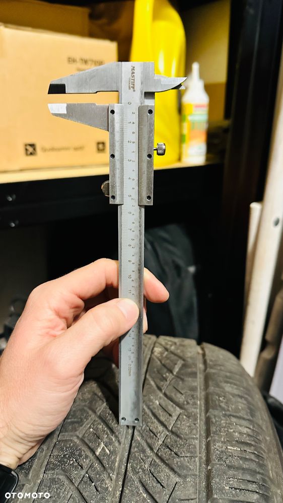 4x Yokohama Geolandar G95 225/55R17 DOT 0717 4-5 mm - 9