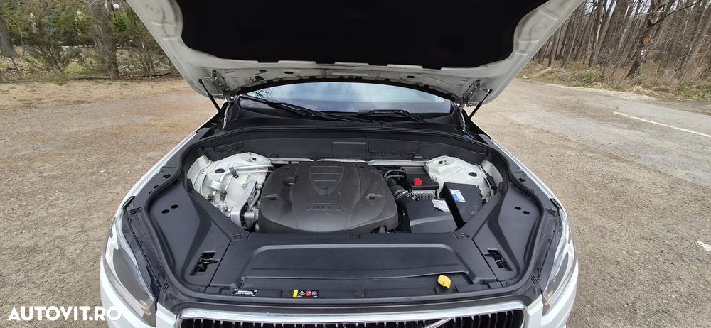 Volvo XC 90 D5 AWD Geartronic Momentum - 14