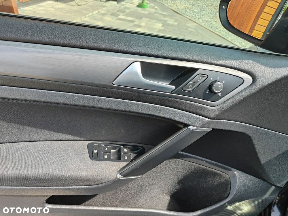 Volkswagen Golf - 21