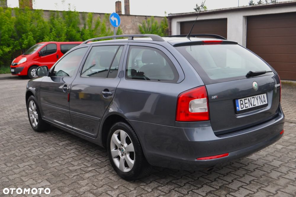Skoda Octavia 1.6 Combi Selection - 7