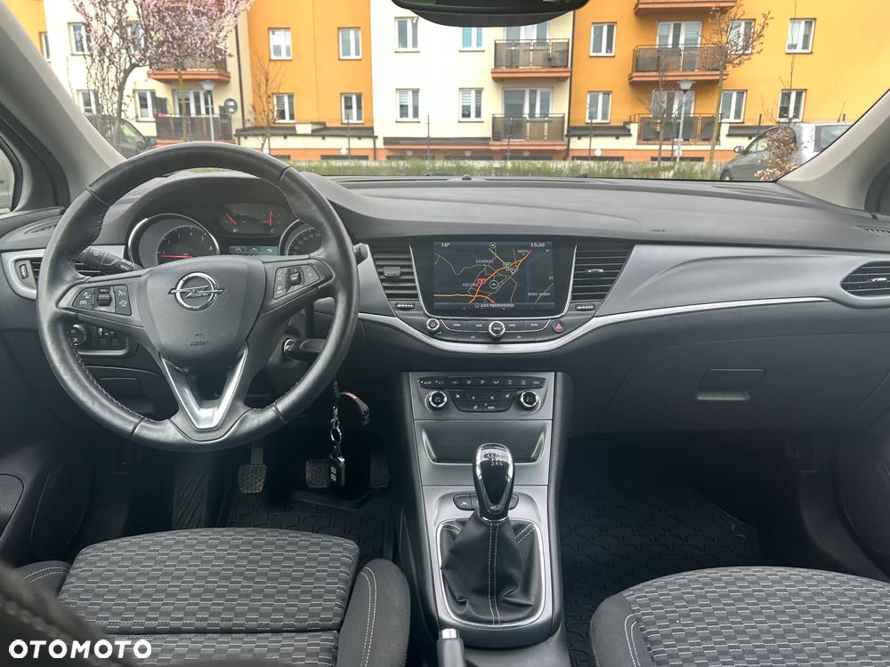 Opel Astra V 1.4 T Dynamic - 4